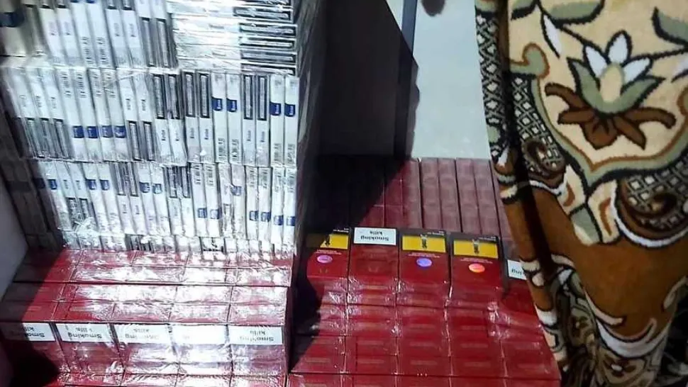 20 de percheziții la persoane bănuite de contrabandă cu țigarete - Captură impresionantă la Botoșani