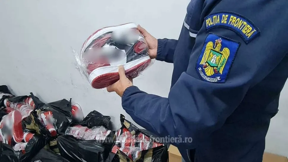 Bunuri contrafăcute, estimate la o valoare de peste 420.000 lei, descoperite la Vama Giurgiu