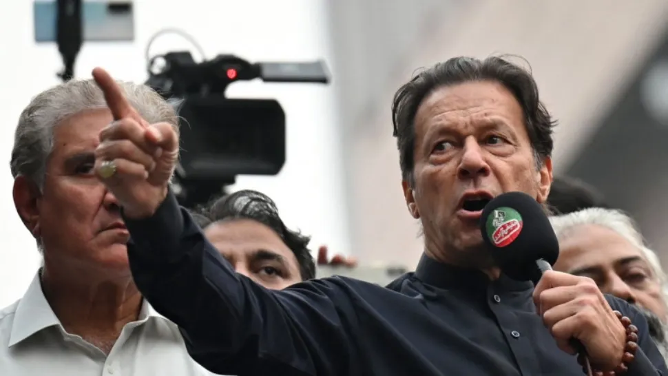 Imran Khan, fostul premier al Pakistanului a fost împușcat într-o tentativă de asasinare. VIDEO cu momentul
