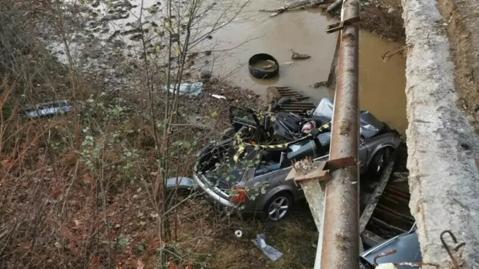 Accident grav în drum spre mormântul lui Arsenie Boca - O persoană a avut nevoie de resuscitare