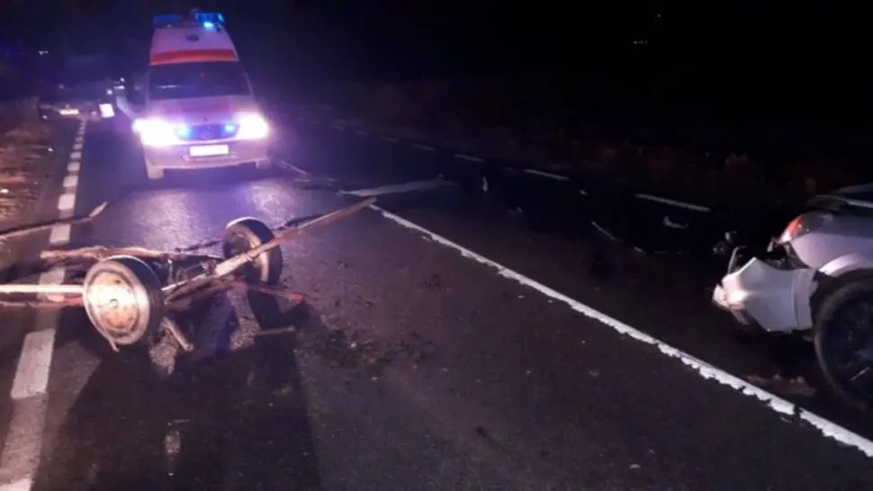 Accident tragic în Constanța. Două persoane au murit pe loc după ce căruța în care se aflau a fost izbită violent de o mașină