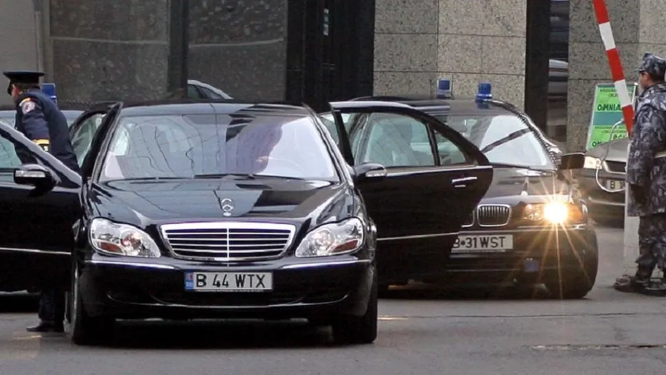 Moș Crăciun vine mai repede la parlamentari - Sfidare, în plină criză: Aleșii își fac cadou 59 de mașini de lux