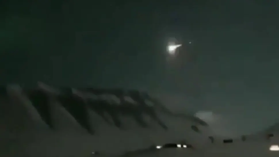 Fenomen straniu în Norvegia. O uriașă bilă de foc a străbătut cerul - VIDEO