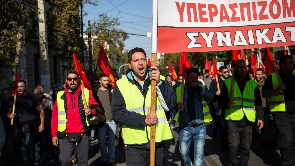 Grecia, paralizată de grevă generală. Ample mişcări de protest faţă de creşterea preţurilor - VIDEO