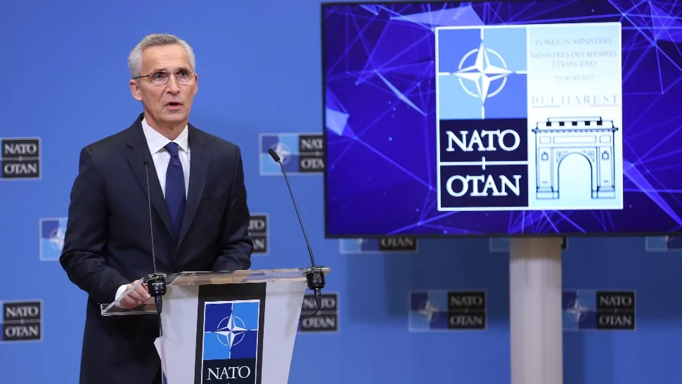 Stoltenberg: Antrenarea piloţilor ucraineni pentru operarea avioanelor F-16 nu face ca NATO să devină parte la conflict