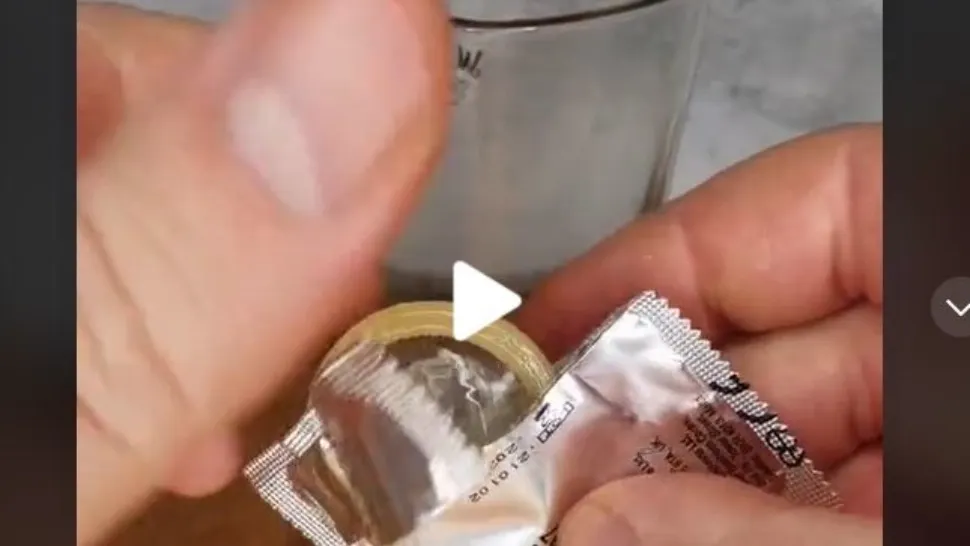 VIDEO – A pus porumb într-un prezervativ. Ce a urmat a uimit internauții – Clipul a devenit viral