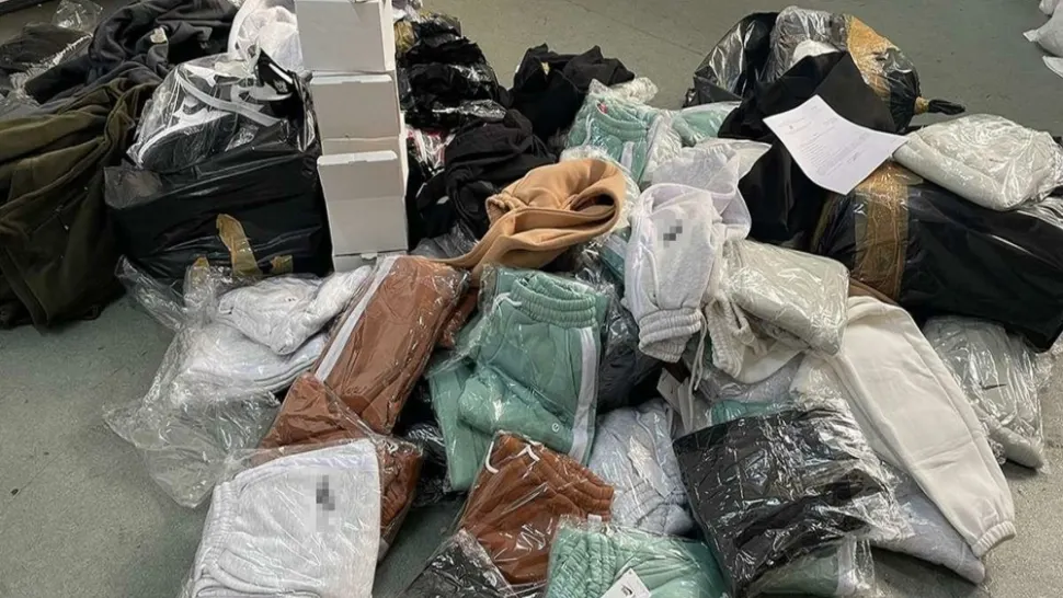 Cantitate impresionantă de bunuri contrafăcute, reţinută de poliţiştii de frontieră de la Giurgiu