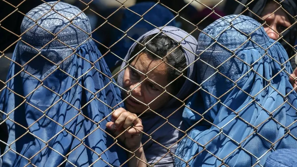 Femeile din Afganistan, supuse unor persecuții uriașe - Regimul taliban le interzice total educația: Accesul în universități, imposibil