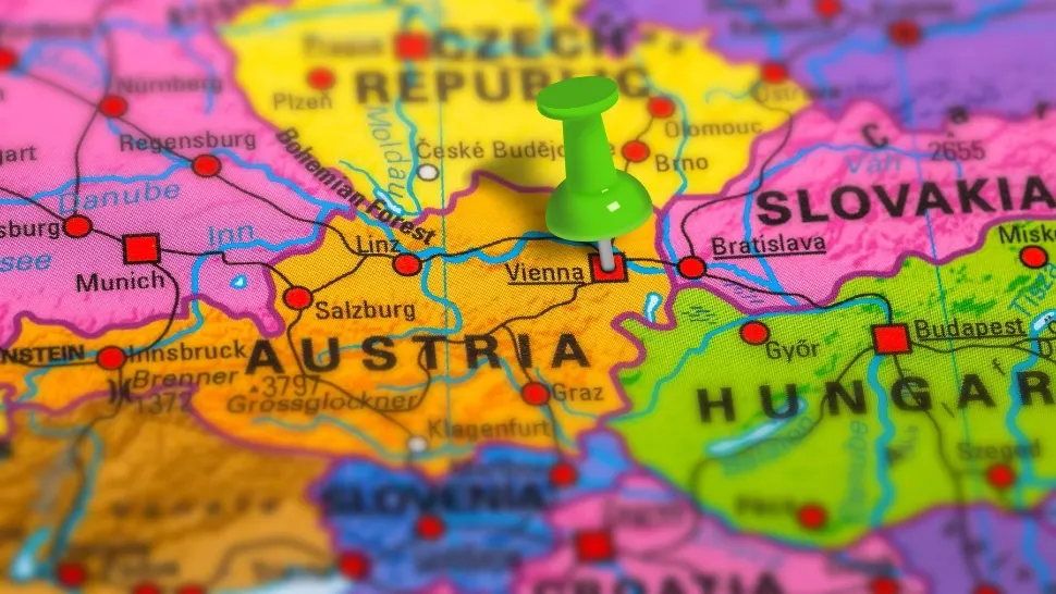 Afacerist român, umilit de partenerii de afaceri austrieci: "La intrarea în birou, ne-a cerut să ne descălțăm!"