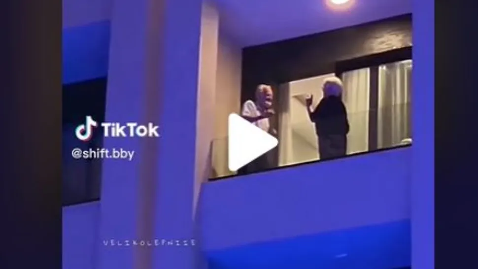 VIDEO – Cum au fost filmați doi pensionari, de către un vecin, în balcon – Imaginile au devenit virale