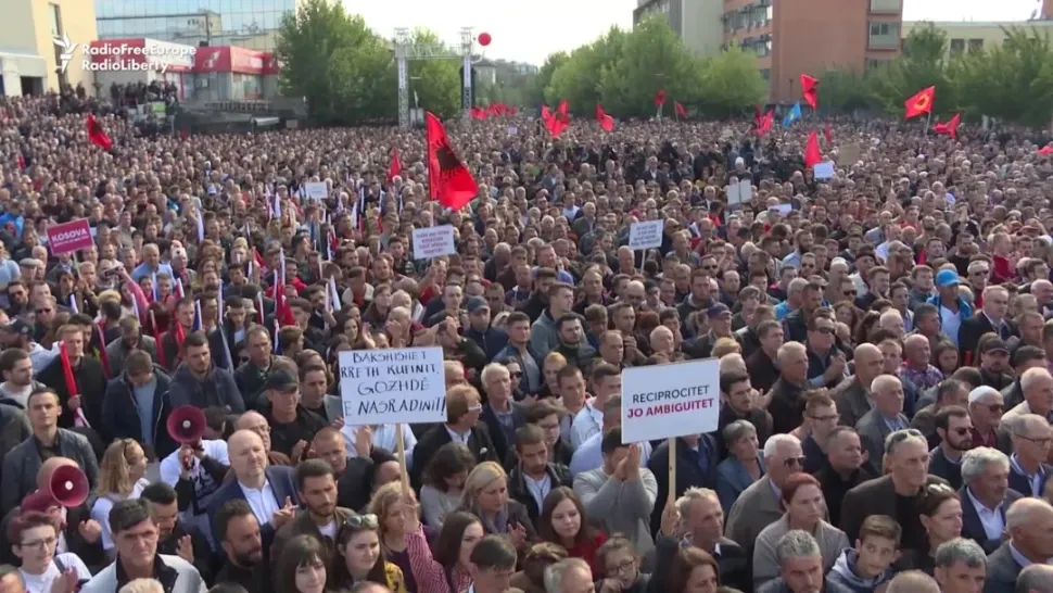 Tensiuni uriașe într-o nouă zonă din Europa - Sute de oameni au blocat străzile