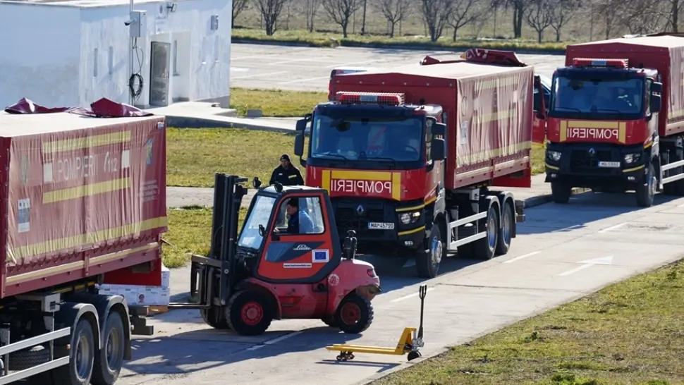 30 de camioane cu ajutoare din SUA ajung în Ucraina prin România - Primul transport prin HUB-ul umanitar Suceava - FOTO