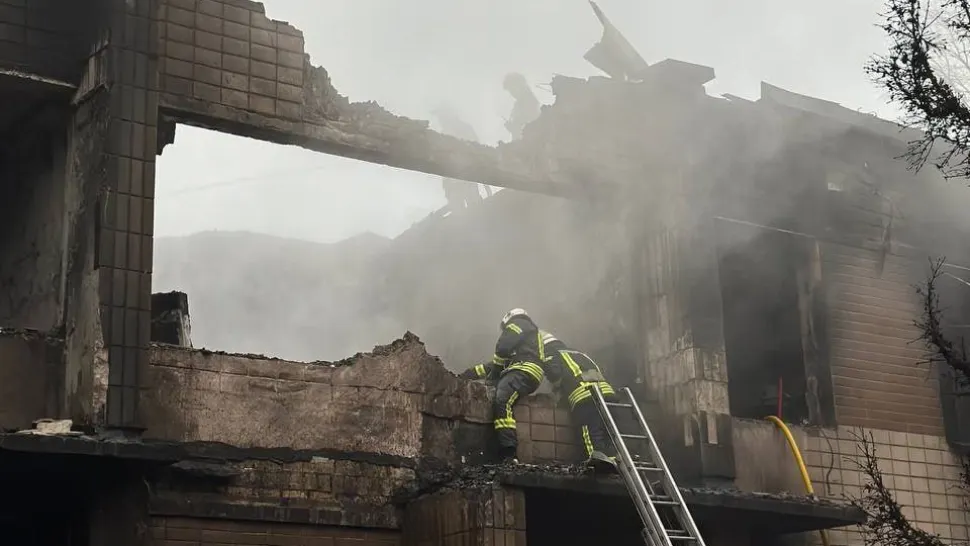 PRIMELE IPOTEZE în cazul elicopterului prăbușit lângă o grădiniță din Kiev. Apare și numele României: care este legătura - 18 morți, în urma tragediei