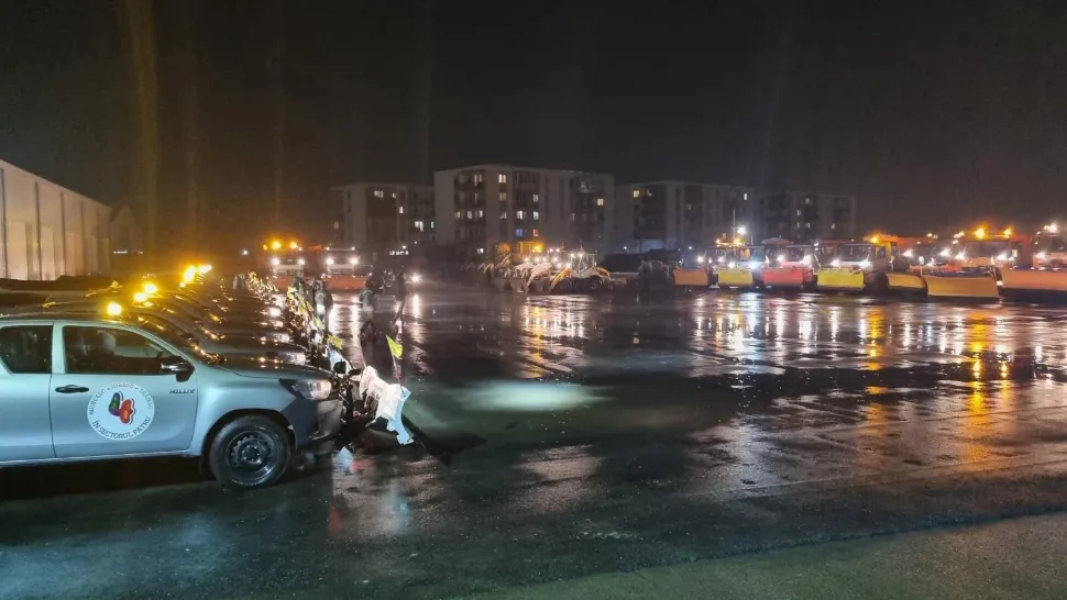 Utilajele de deszăpezire de la Sectorul 4 sunt în blocstarturi - VIDEO