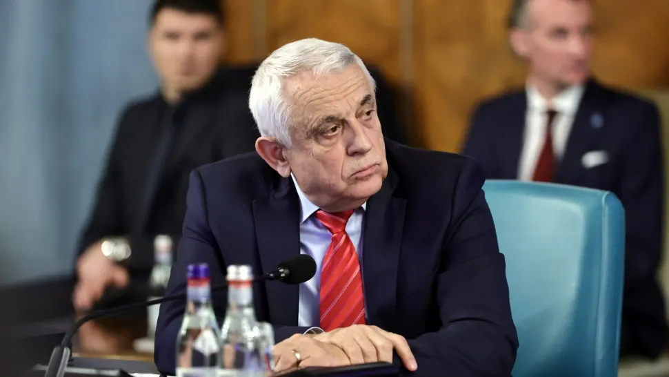 Petre Daea: „Dacă ai sapa în mână, apucă-te și treci la prășit, ca să ai porumb”