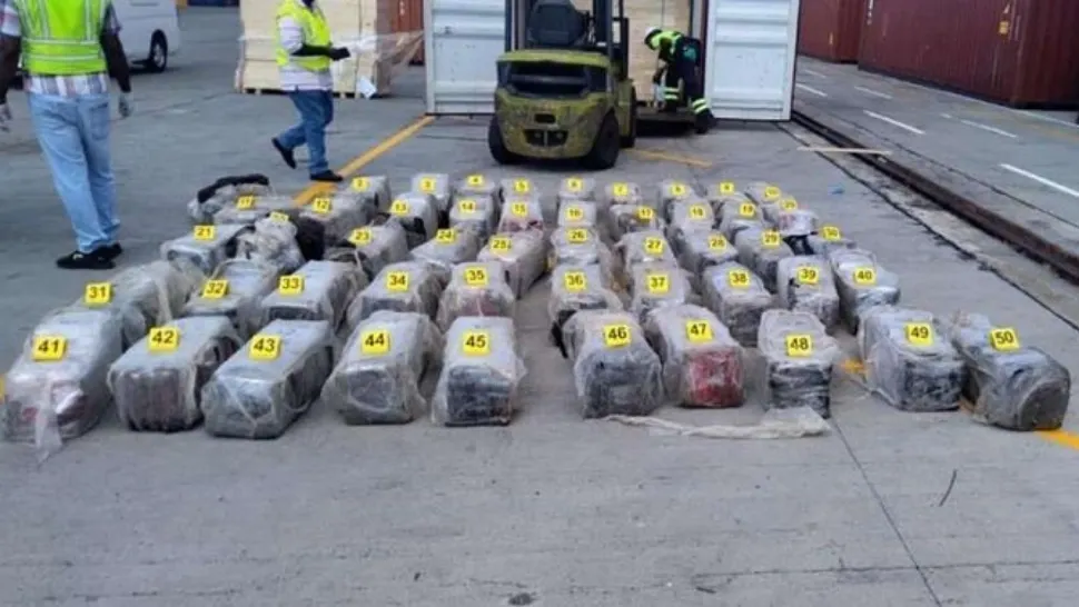 Cocaină în valoare de 80 de milioane de dolari, confiscată de pe o navă cargo