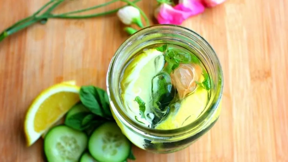 Băutura care ajută la detoxifierea ficatului. Combinații de fructe și legume care curăță organismul de toxine