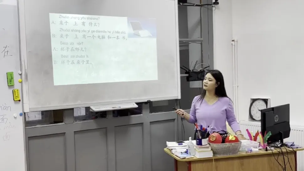 Limba chineză, din ce în ce mai căutată în școli. Elevii, fascinați: care este motivul