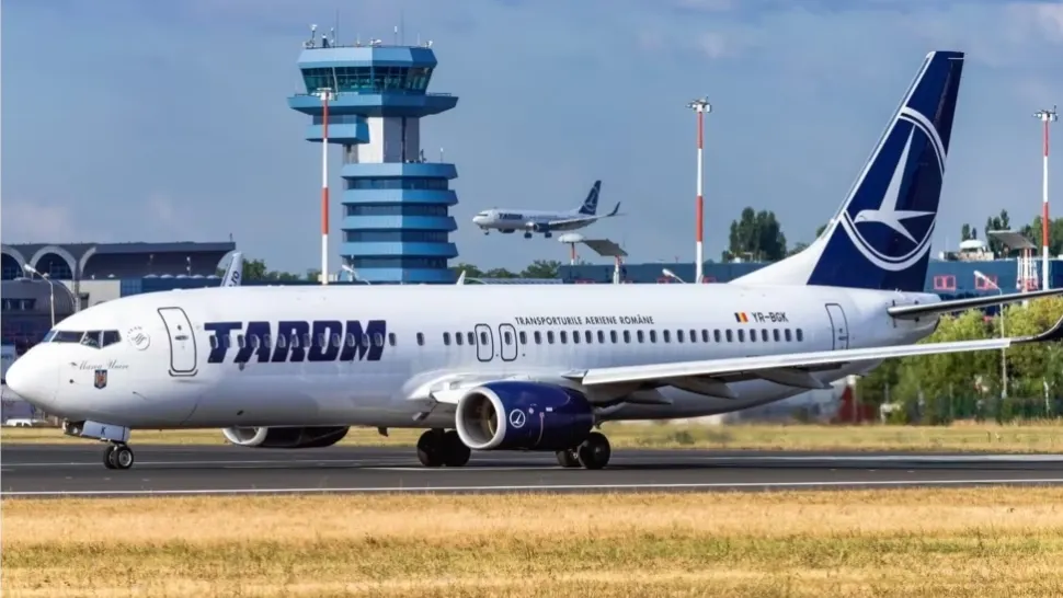 FILMUL aterizării de urgență de pe aeroportul Otopeni după ce pilotul a leșinat la manșă - Dialogul cu Turnul de control - Exclusiv