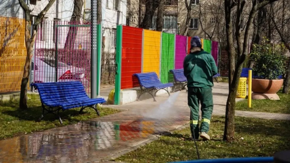 Totul Verde a demarat curățenia de primăvară în sectorul 4
