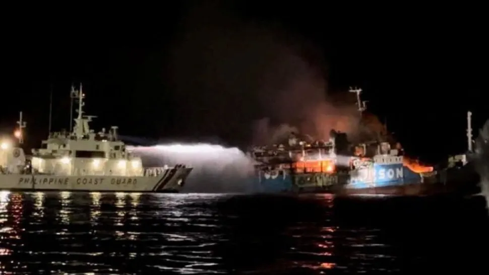 Incendiu devastator la bordul unui feribot din Filipine: cel puțin 28 morți! Printre victime, și copii