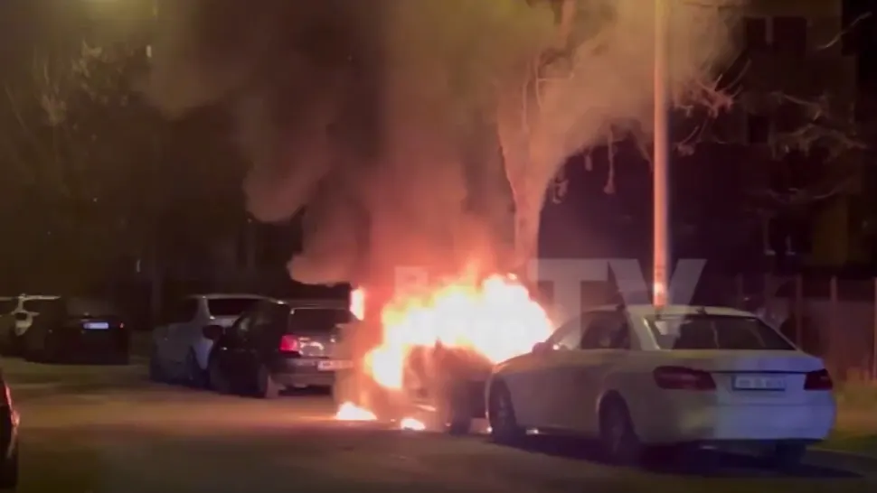 Mașini incendiate în stil MAFIOT, în Baia Mare! Oamenii sunt disperați: ce SCENARIU iau în calcul polițiștii - FOTO&VIDEO