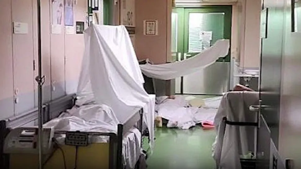 Pacienți ținuți pe podea și acoperiți cu cearșafuri! Imagini ireale întru-un SPITAL din Viena