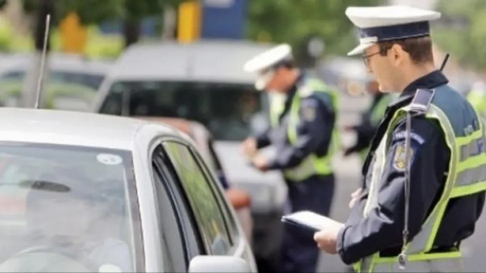 Urmăriri ca-n filme, în Giurgeni. Polițiștii au oprit un șofer fără permis abia după ce au tras în mașină