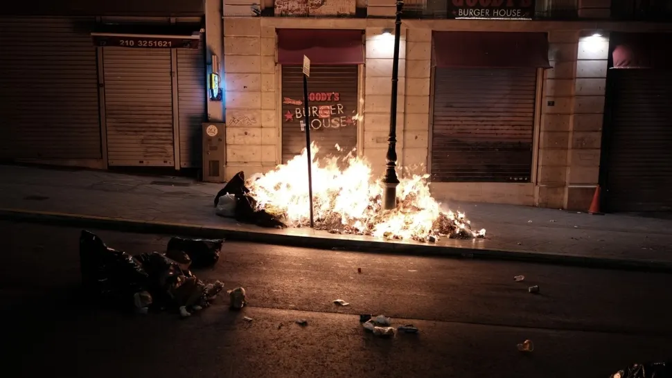 Proteste violente în Grecia după tragedia feroviară cu 57 de morți - Ciocniri dure cu polițiștii - FOTO&VIDEO