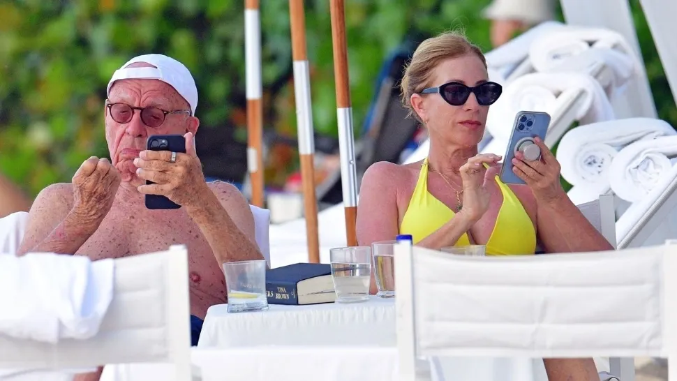 Un mogul media din SUA s-a logodit la 92 de ani. „Asta va fi ultima!”