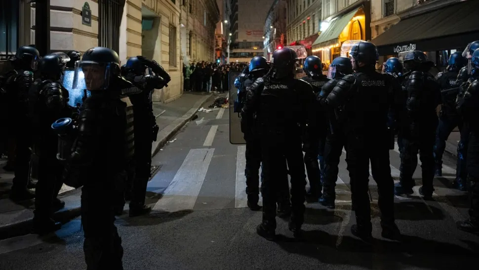 Proteste masive în Franța: violențe și haos în marile orașe. Întreaga țară, PARALIZATĂ de o grevă generală - FOTO&VIDEO