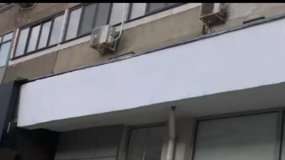 Rezultatele boicotului unei asociații de proprietari: o bancă austriacă a rămas fără sigla de pe bloc