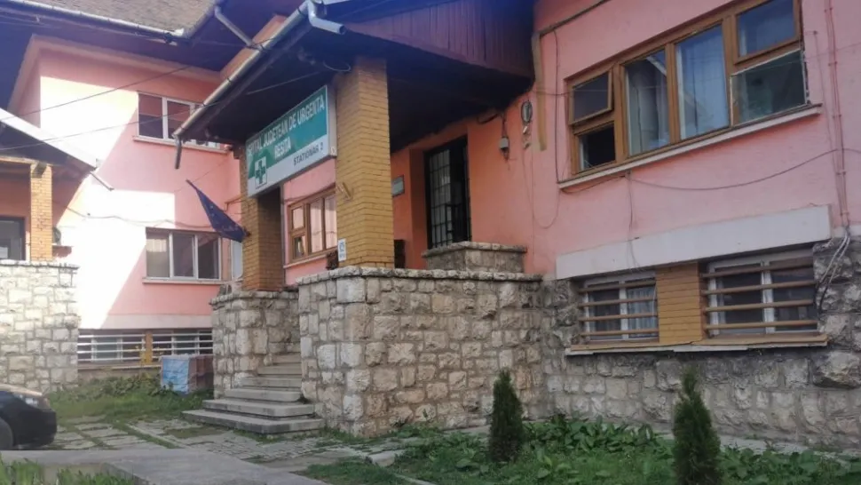 Scene revoltătoare într-un spital din România: Pacienți din Reșița, aproape imobilizați, obligați să facă singuri curat - Motivul, incredibil