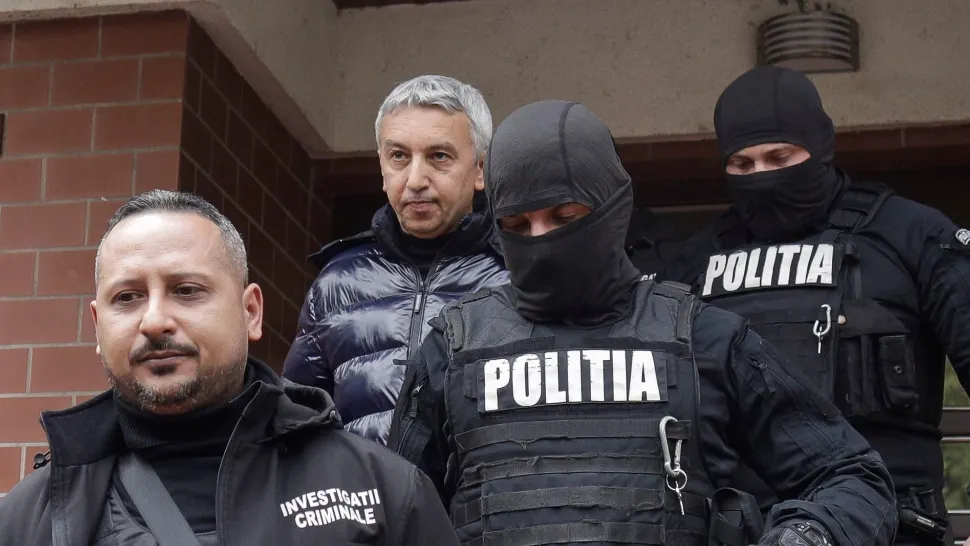 Filmul ȘANTAJULUI în dosarul lui Dan Diaconescu: 4 bărbați spionau din camera alăturată - Interceptări BOMBĂ