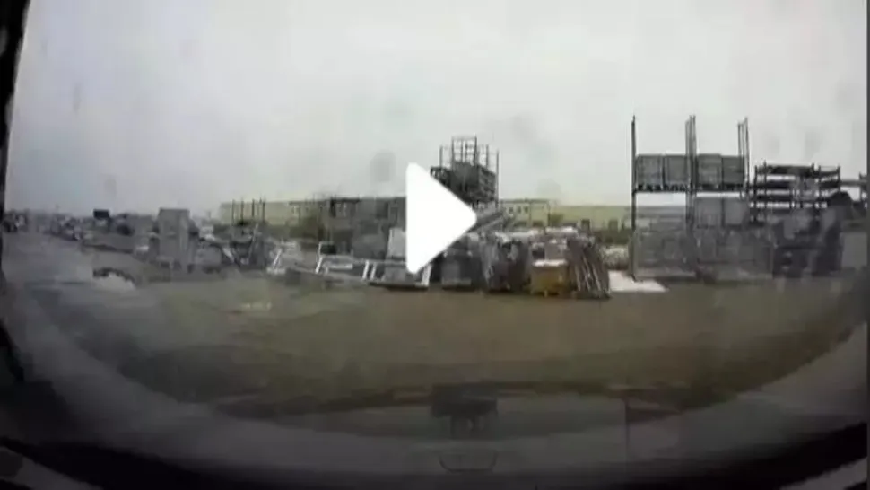 VIDEO – Și-a lăsat mașina la un service auto din România – Când a verificat camera de bord, a rămas uluit de ce a găsit