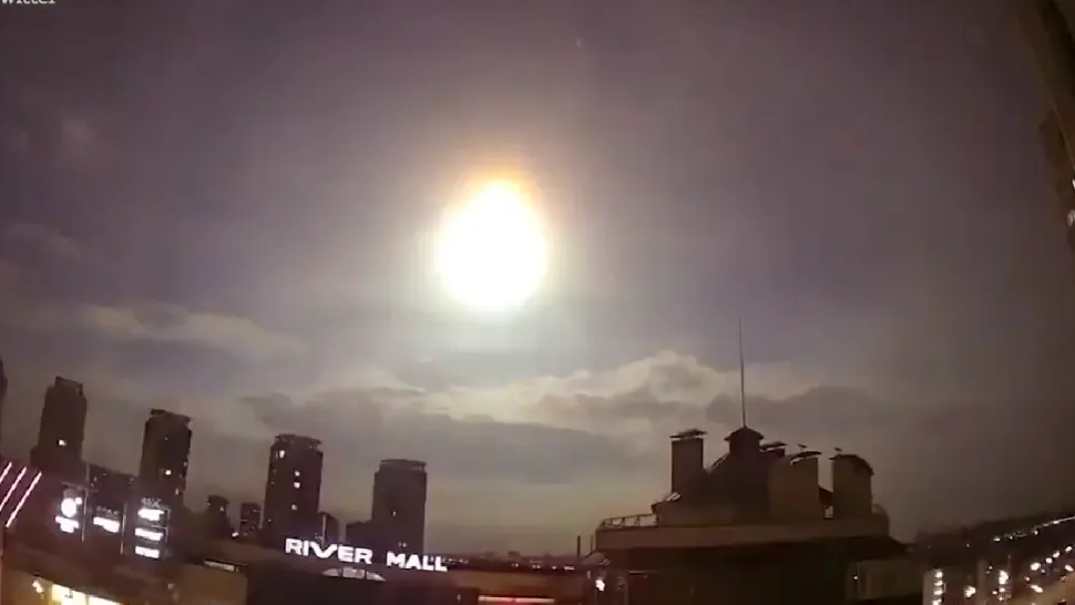Minge de foc deasupra Kievului! NASA neagă orice legătură, experții sunt derutați 