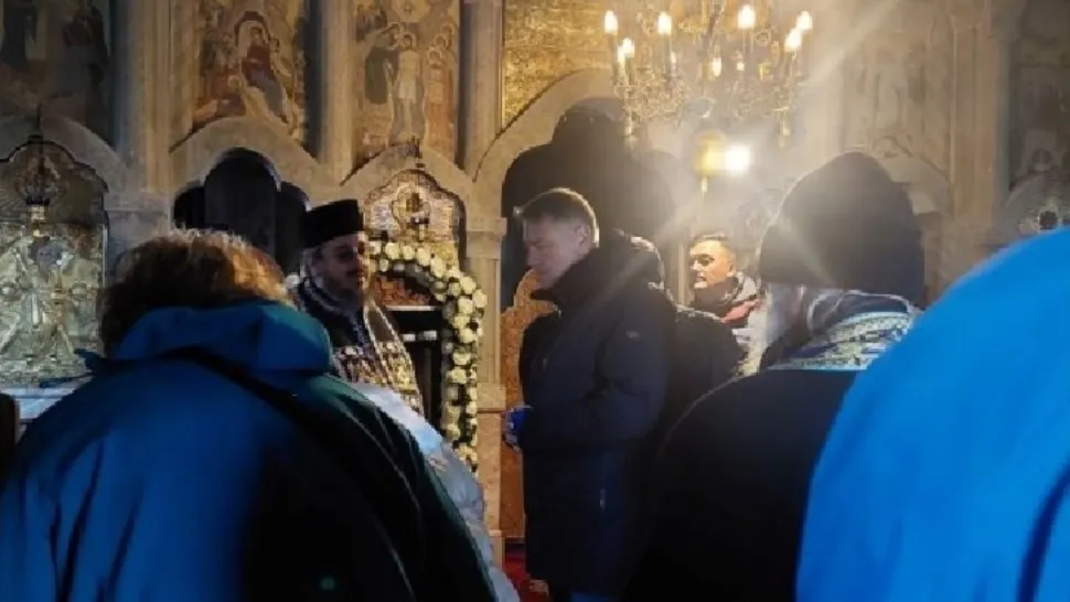 Klaus Iohannis, surprins la o mănăstire din Constanța - FOTO