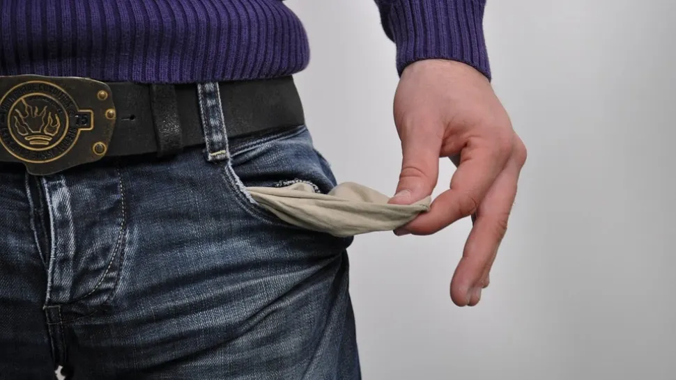 Calcul: Fiecare român a pierdut cel puțin 300 de lei pe lună din cauza inflației   