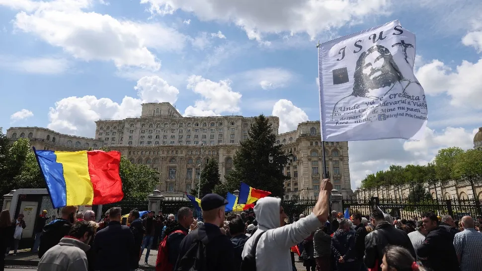 Mesaj HALUCINANT al unui simpatizant AUR pe pagina de Facebook a partidului: "Organizați măcar o asasinare a unui deputat"