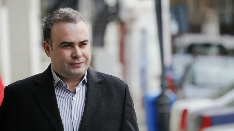 Fostul ministru Darius Vâlcov, dat în urmărie generală de Poliţia Română