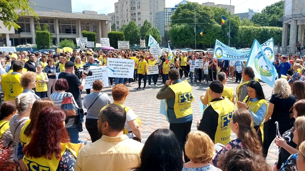 Profesorii RESPING şi ultima ofertă a Guvernului. Nu vor creștere cu 1000 de lei - GREVA continuă