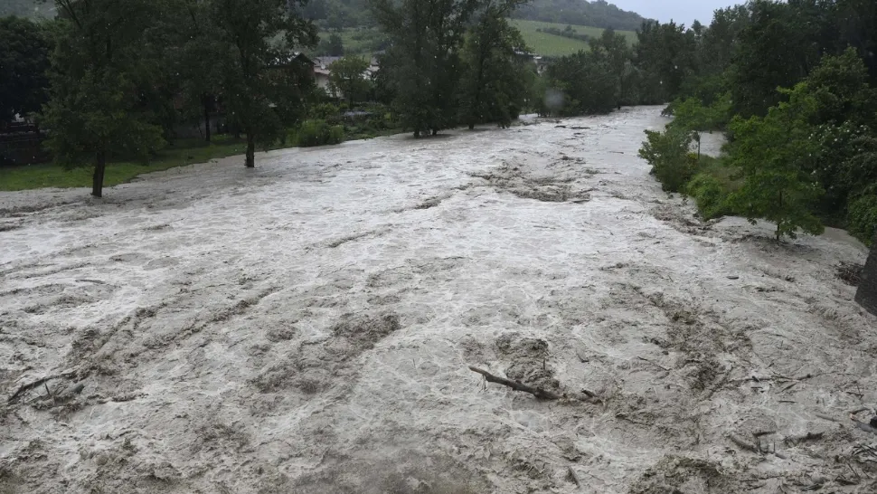 5 morți, în nord-vestul Italiei: inundațiile fac ravagii. ALERTĂ DE COD ROȘU: ce a fost sfătuită populația să facă