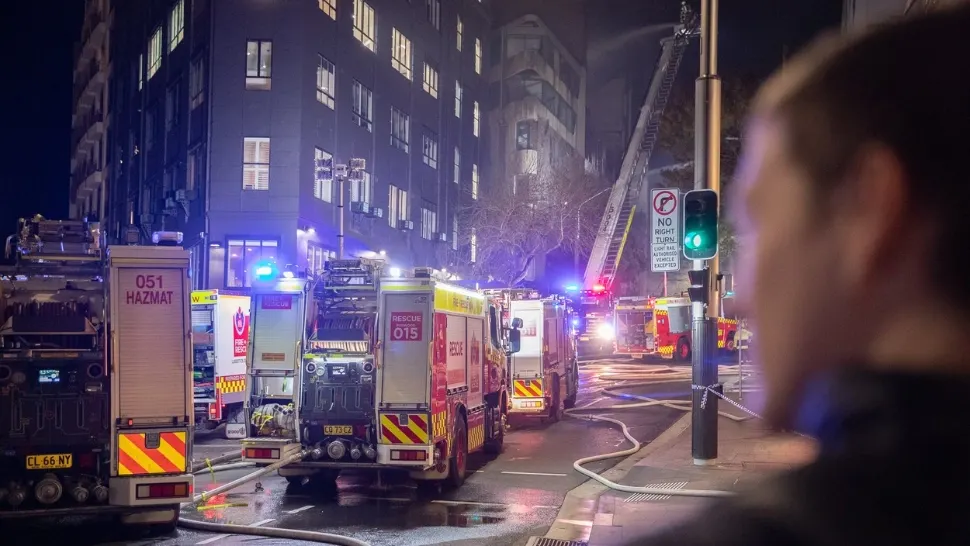 Clădire în FLĂCĂRI în centrul orașului Sydney! Peste 100 de pompieri se luptă cu focul de mai bine de două ore - Imagini APOCALIPTICE - FOTO&VIDEO