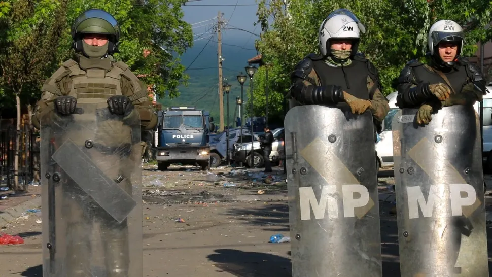 Se încing spiritele în Kosovo! NATO a anunțat că va trimite forțe suplimentare în regiune