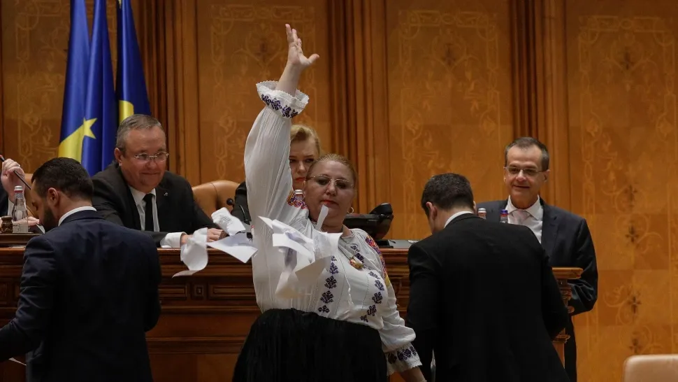 Diana Șoșoacă, discurs halucinant în Parlament: „Vă voi da foc pentru că satanele nu merită decât focul iadului”