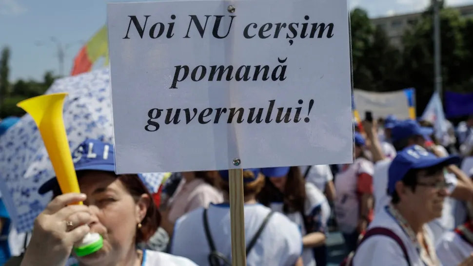 Ce se întâmplă cu SALARIILE profesorilor? Guvernul va emite o ordonanţă separată 