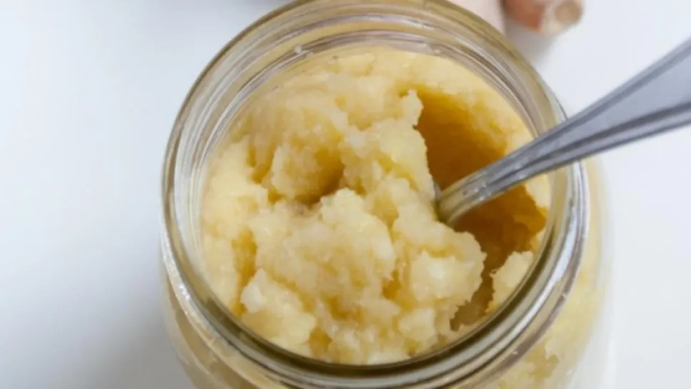 Amestecul banal din două ingrediente care curăță toxinele din corp ca un burete