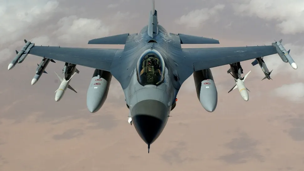 Atacurile cu drone de la Granița cu Ucraina: MApN a trimis două aeronave F-16 în toiul nopții ca să monitorizeze situaţia