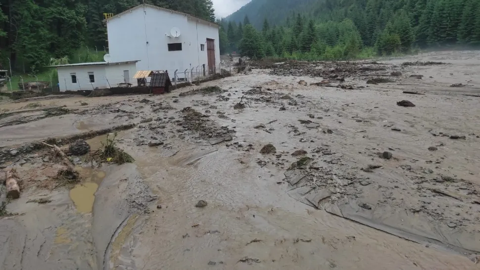 Mesaj Ro Alert de averse torențiale în Vâlcea. Care sunt zonele vizate?