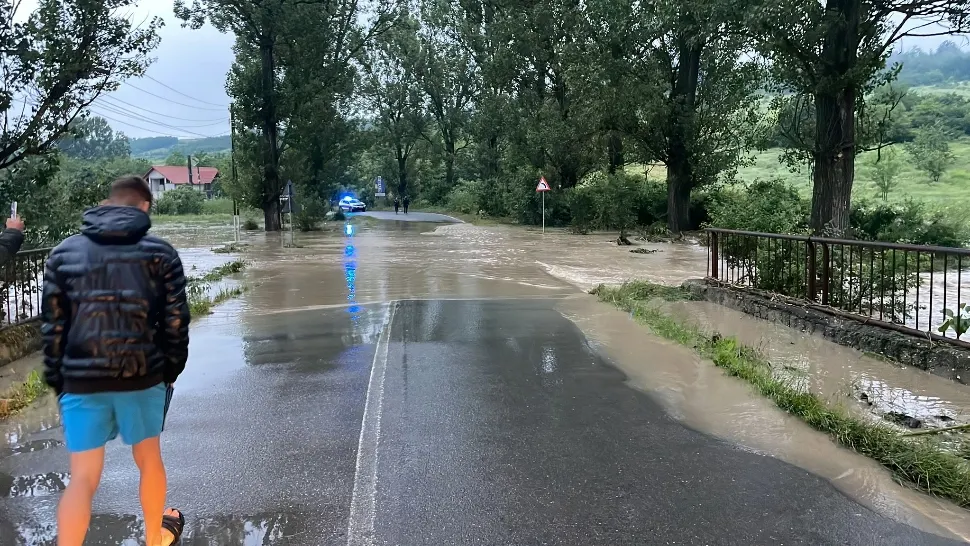 România sub ape. Prăpăd în Dolj și Vâlcea. Localități inundate - zeci de familii evacuate FOTO/VIDEO